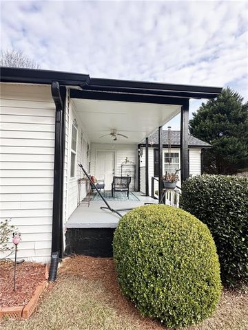 158 Rabbit Hill Road, Dacula, GA 30019