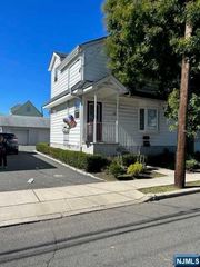 46 Hathaway Street 2, Wallington, NJ 07057