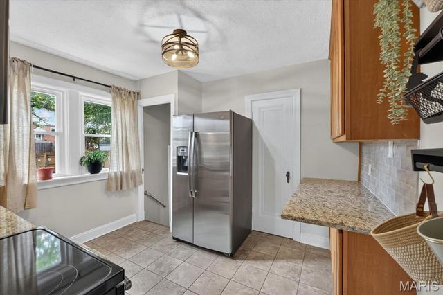 6235 Dexter Drive, St Louis, MO 63123