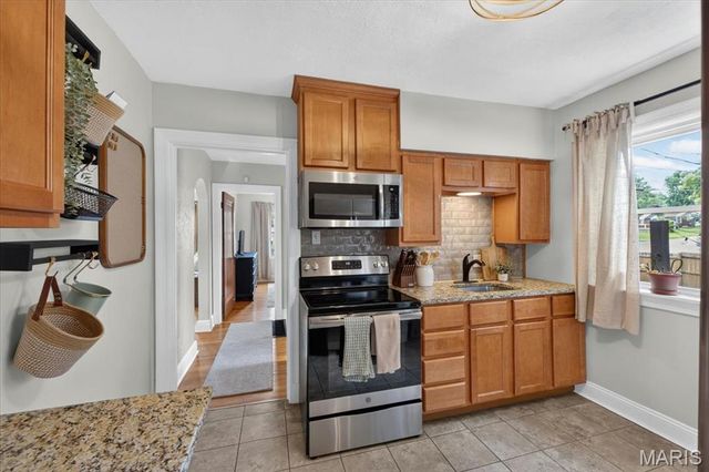 6235 Dexter Drive, St Louis, MO 63123