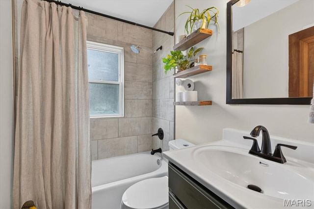6235 Dexter Drive, St Louis, MO 63123