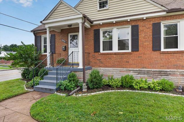 6235 Dexter Drive, St Louis, MO 63123