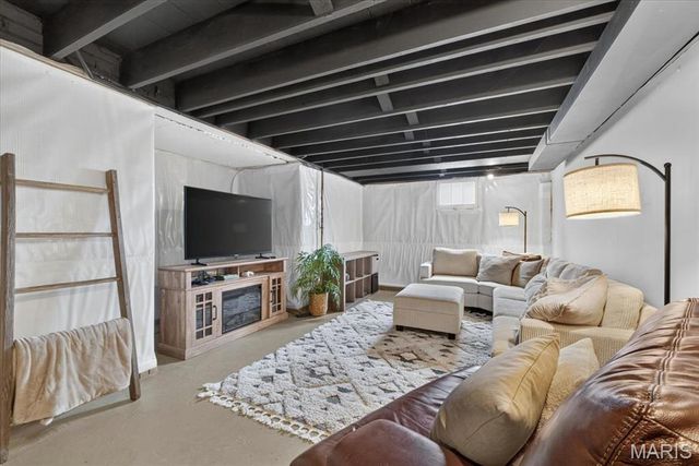 6235 Dexter Drive, St Louis, MO 63123