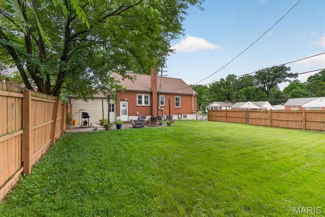 6235 Dexter Drive, St Louis, MO 63123