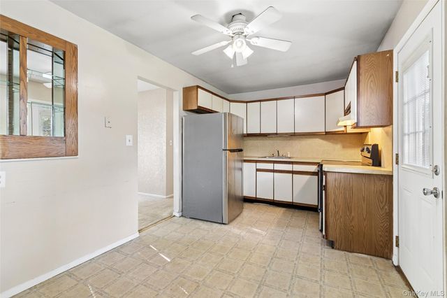 2719 Connecticut Avenue, Medford, NY 11763