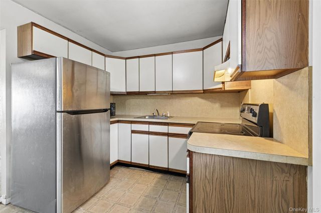 2719 Connecticut Avenue, Medford, NY 11763