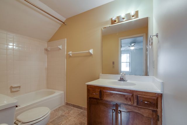 2505B Belmont Blvd B, Nashville, TN 37212