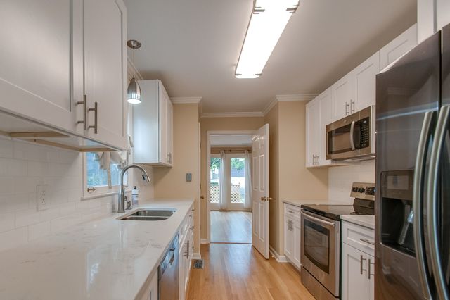 2505B Belmont Blvd B, Nashville, TN 37212