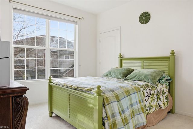 1072 Grand Oak LN, Virginia Beach, VA 23455