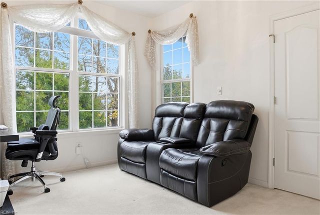 1072 Grand Oak LN, Virginia Beach, VA 23455