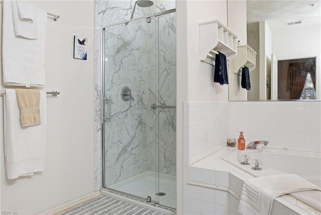 1072 Grand Oak LN, Virginia Beach, VA 23455