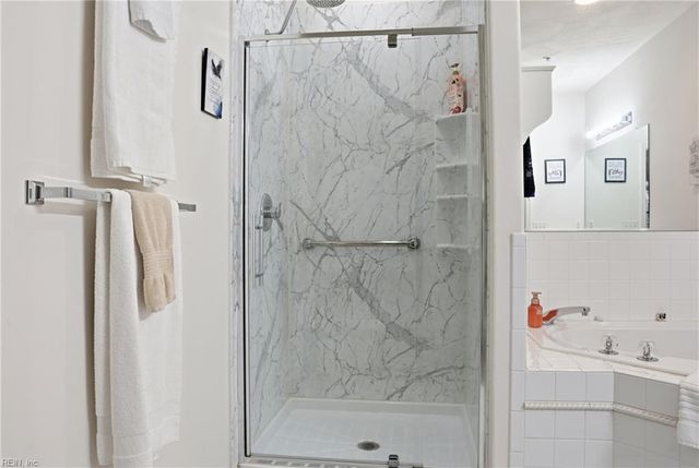 1072 Grand Oak LN, Virginia Beach, VA 23455