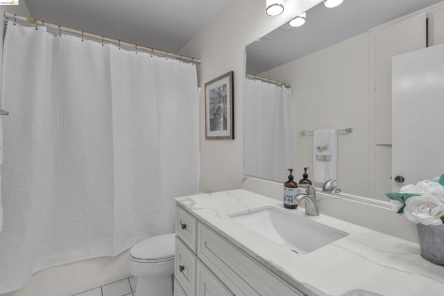 40 Las Moradas Cir, San Pablo, CA 94806