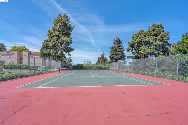 40 Las Moradas Cir, San Pablo, CA 94806