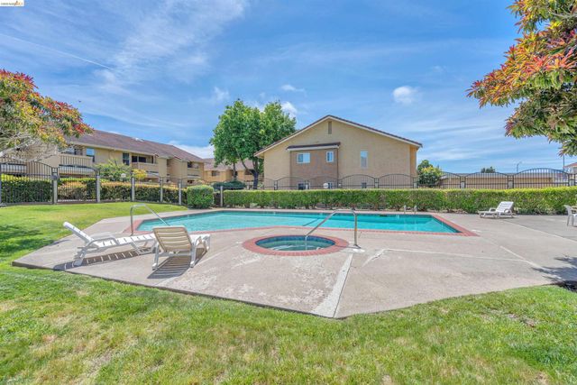 40 Las Moradas Cir, San Pablo, CA 94806