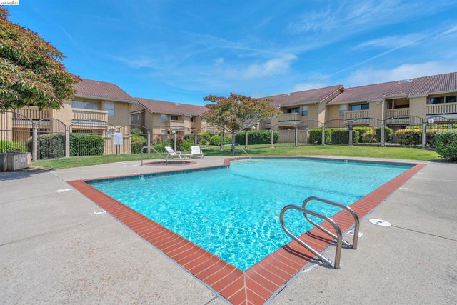 40 Las Moradas Cir, San Pablo, CA 94806