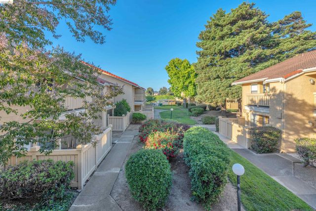 40 Las Moradas Cir, San Pablo, CA 94806