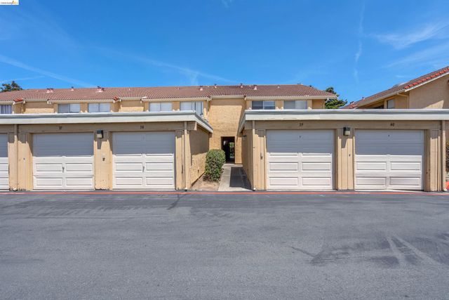 40 Las Moradas Cir, San Pablo, CA 94806