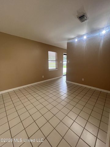15309-r Royal Street, Gulfport, MS 39503