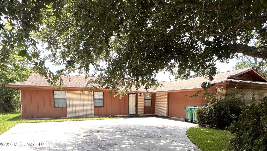 15309-r Royal Street, Gulfport, MS 39503
