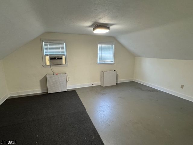 14 Hoffman Rd, Clinton Twp., NJ 08833