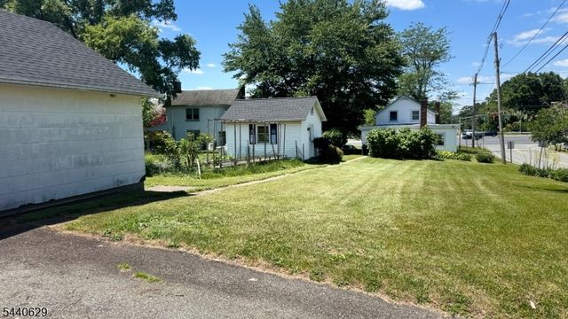 14 Hoffman Rd, Clinton Twp., NJ 08833