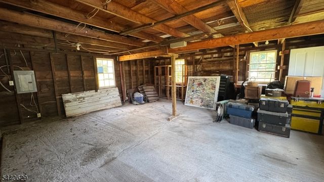 14 Hoffman Rd, Clinton Twp., NJ 08833
