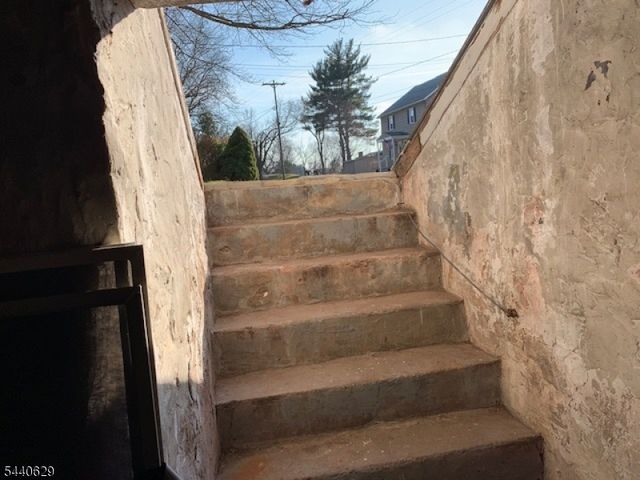 14 Hoffman Rd, Clinton Twp., NJ 08833