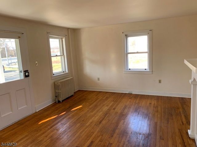 14 Hoffman Rd, Clinton Twp., NJ 08833