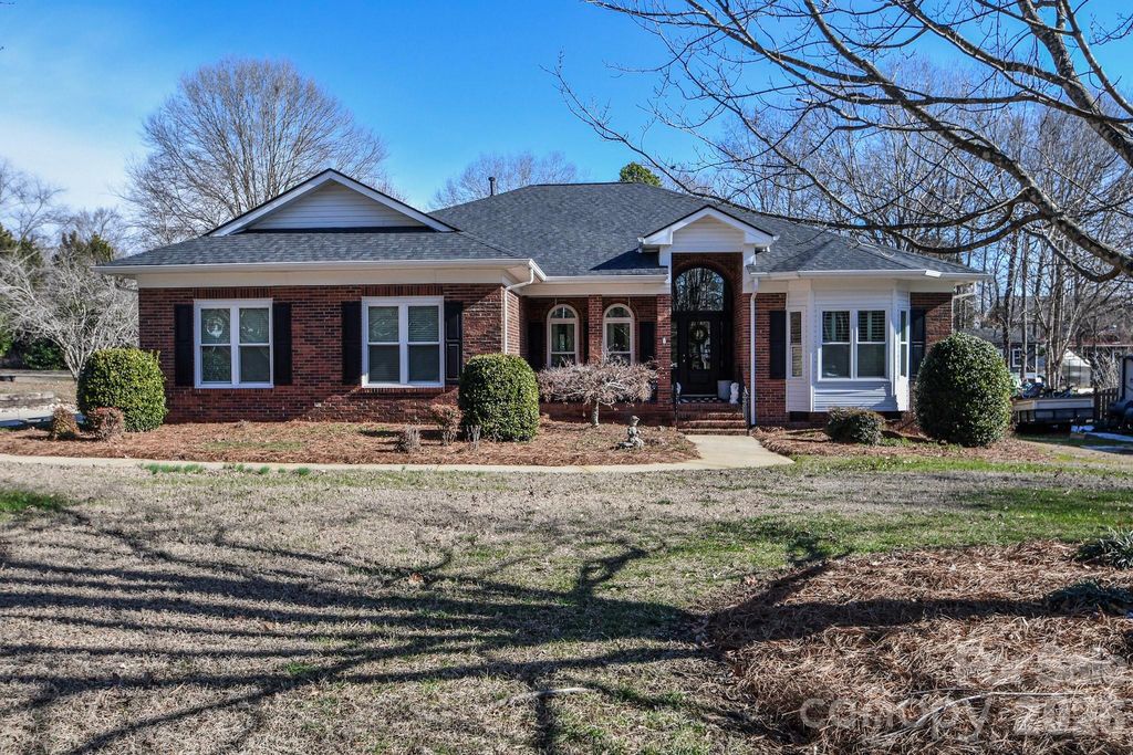 5314 Woodridge Drive, Wesley Chapel, NC 28110