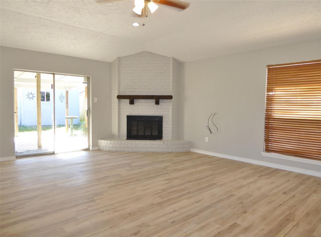 2911 Mariner Drive, League City, TX 77573