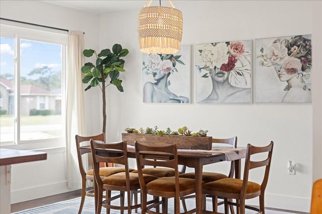 8724 Laredo Street, Navarre, FL 32566