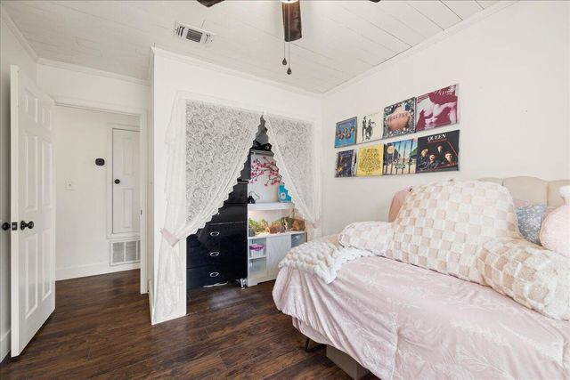 8724 Laredo Street, Navarre, FL 32566