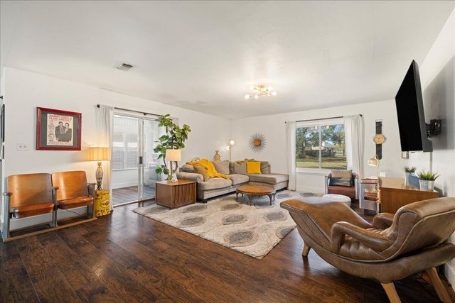 8724 Laredo Street, Navarre, FL 32566