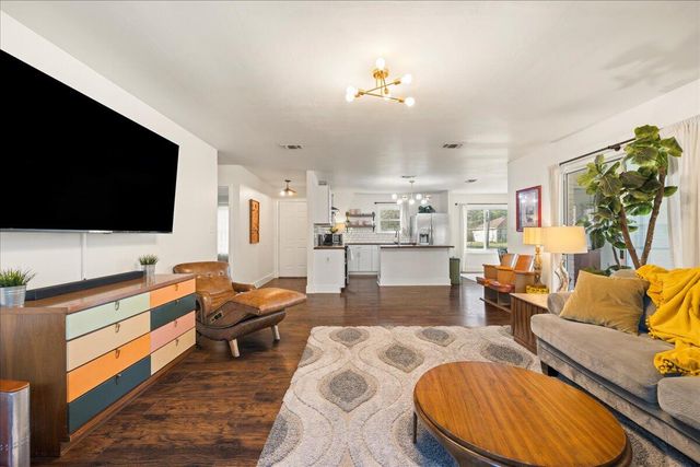 8724 Laredo Street, Navarre, FL 32566