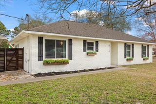 8724 Laredo Street, Navarre, FL 32566