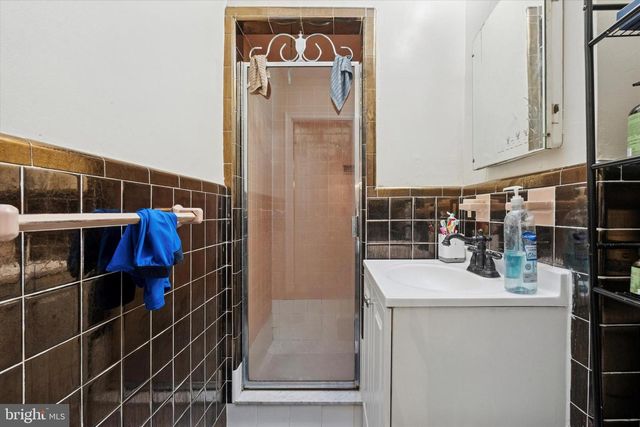 213 E CLAREMONT RD, Philadelphia, PA 19120