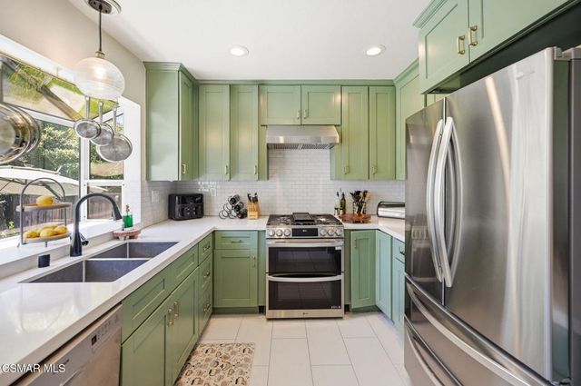 3489 Birdsong Avenue, Thousand Oaks, CA 91360