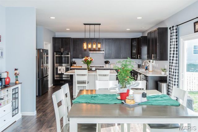 202 Burrograss Drive, Wentzville, MO 63385