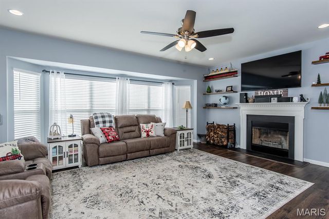 202 Burrograss Drive, Wentzville, MO 63385