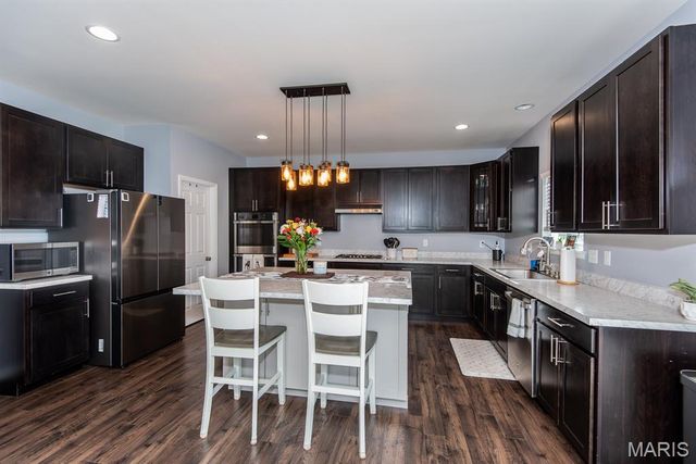 202 Burrograss Drive, Wentzville, MO 63385