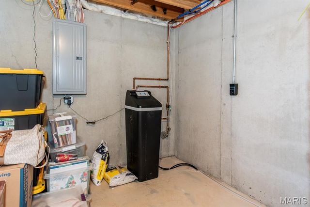 202 Burrograss Drive, Wentzville, MO 63385