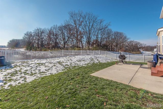 202 Burrograss Drive, Wentzville, MO 63385