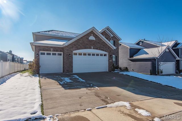 202 Burrograss Drive, Wentzville, MO 63385