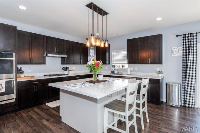 202 Burrograss Drive, Wentzville, MO 63385