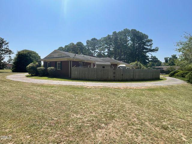 1206 E Cumberland Street, Dunn, NC 28334