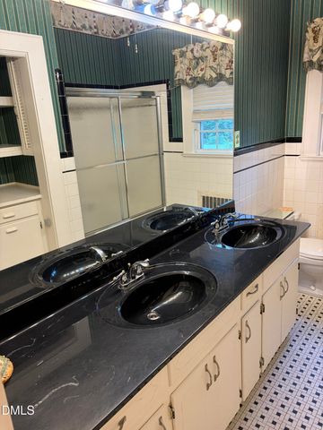 1206 E Cumberland Street, Dunn, NC 28334