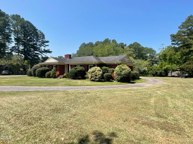 1206 E Cumberland Street, Dunn, NC 28334