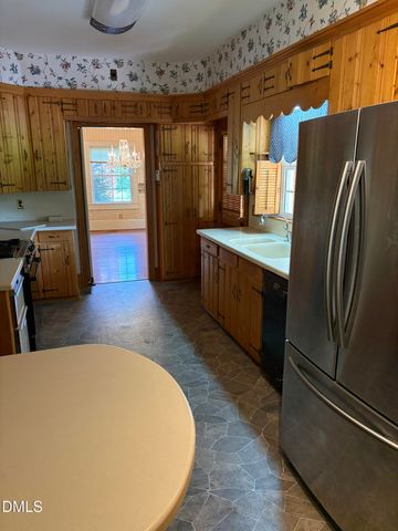 1206 E Cumberland Street, Dunn, NC 28334