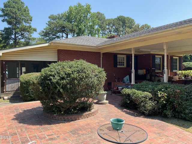 1206 E Cumberland Street, Dunn, NC 28334
